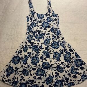 H&M Divided Blue White Floral Mini Dress Flare Size US 6 EUR 36